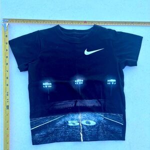 Boys Nike Youth 6-7 Shirt